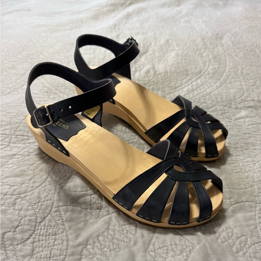 Swedish Hasbeens Cross Strap Debutant Clog Sandals in Dark Blue EU 40 / US 9